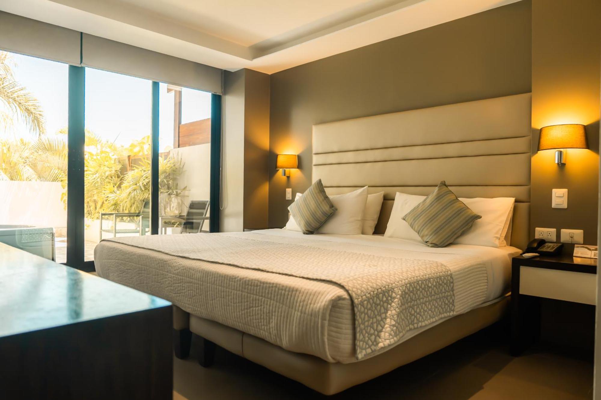 Hotel Poseidon Манта Екстер'єр фото