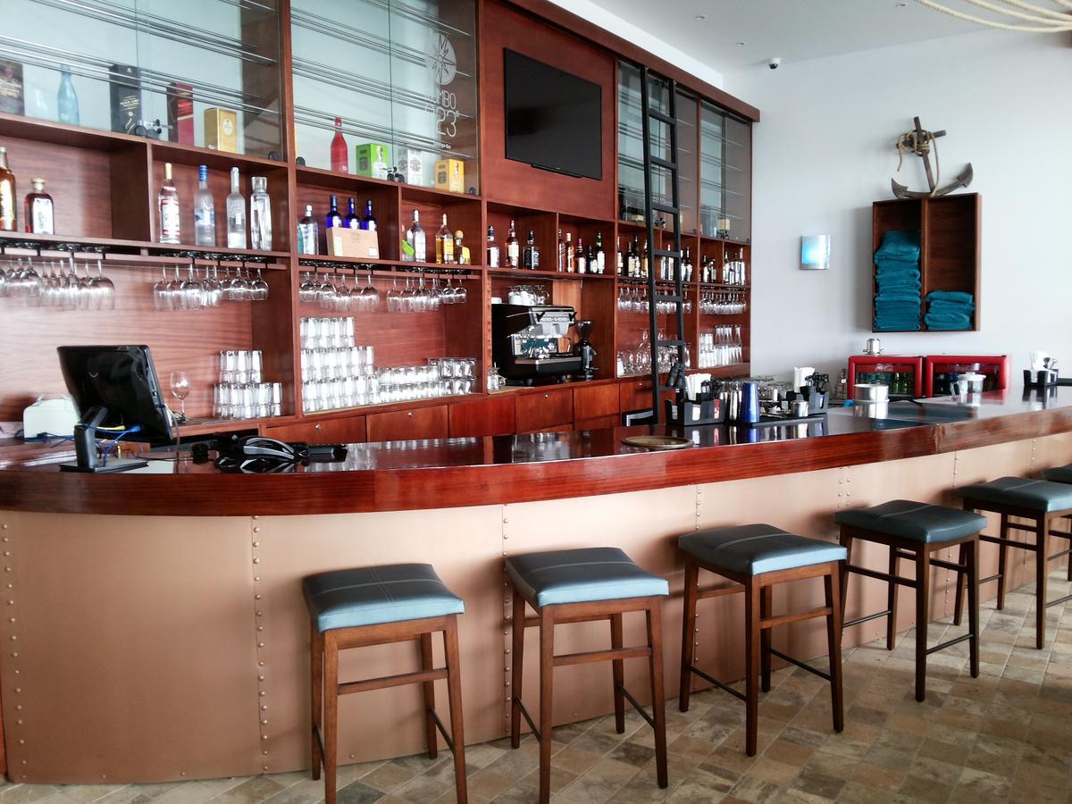 Hotel Poseidon Манта Екстер'єр фото