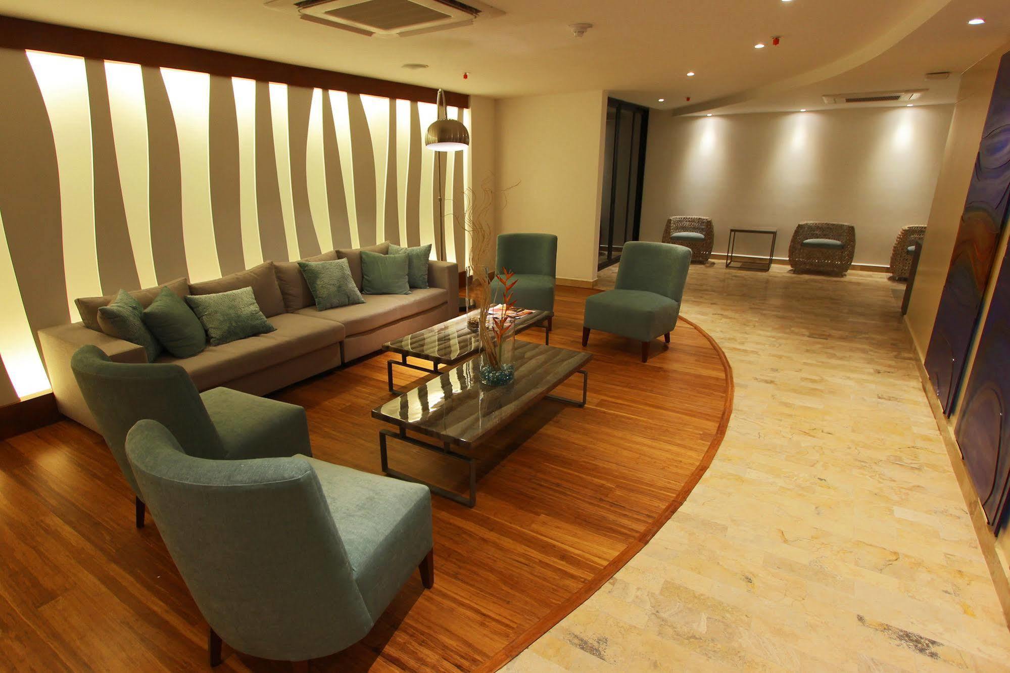 Hotel Poseidon Манта Екстер'єр фото