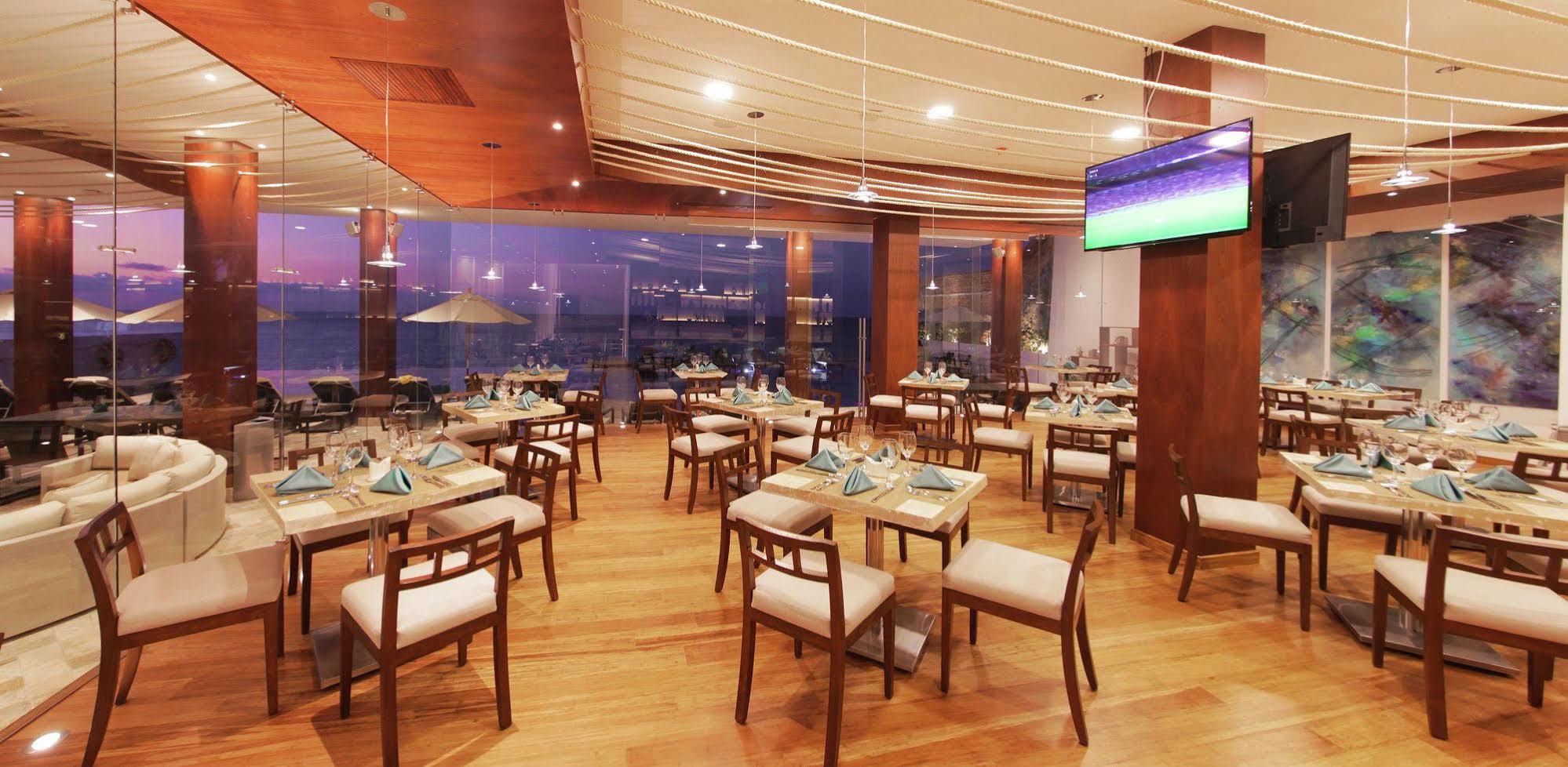 Hotel Poseidon Манта Екстер'єр фото