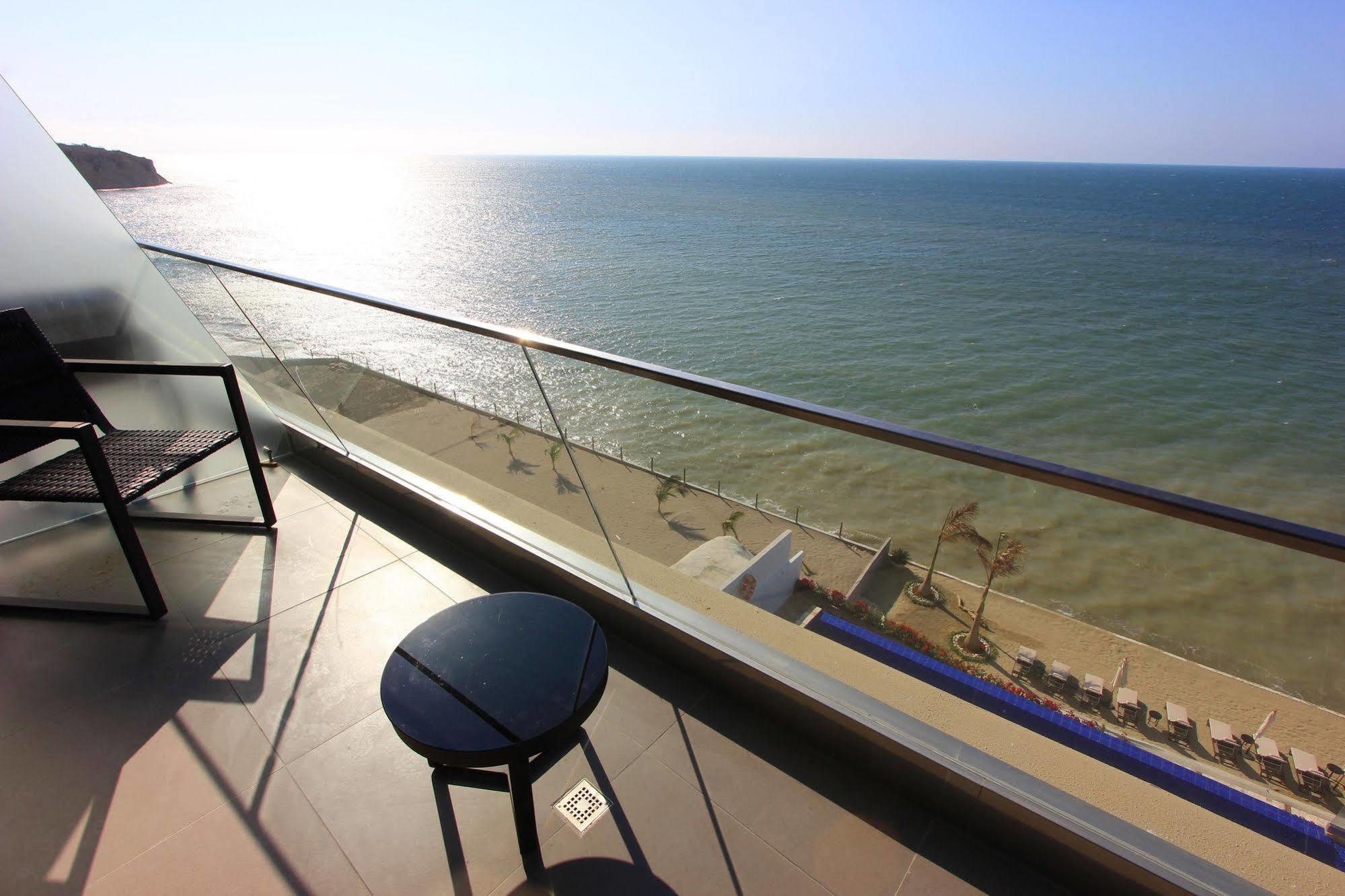 Hotel Poseidon Манта Екстер'єр фото