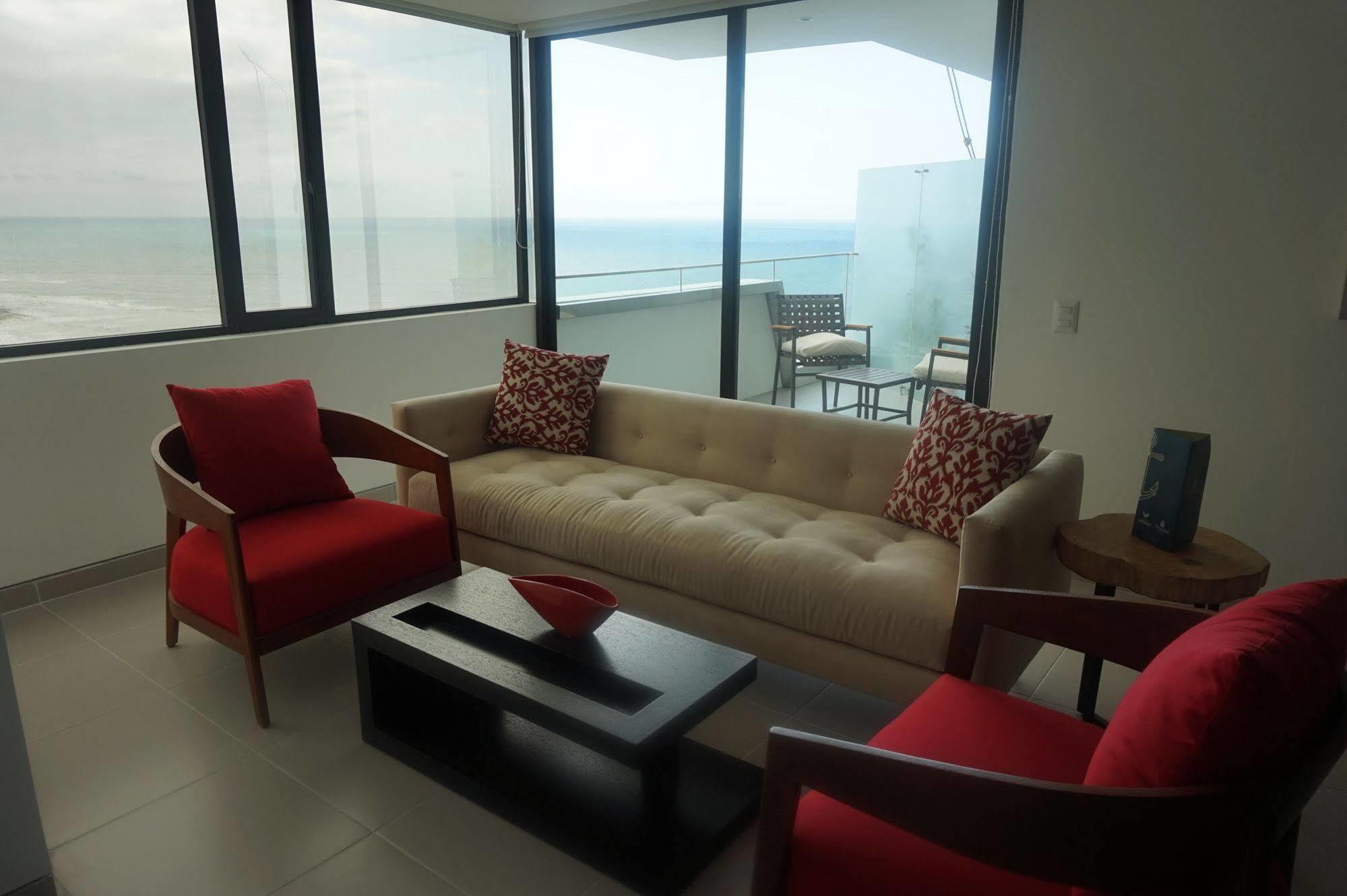 Hotel Poseidon Манта Екстер'єр фото