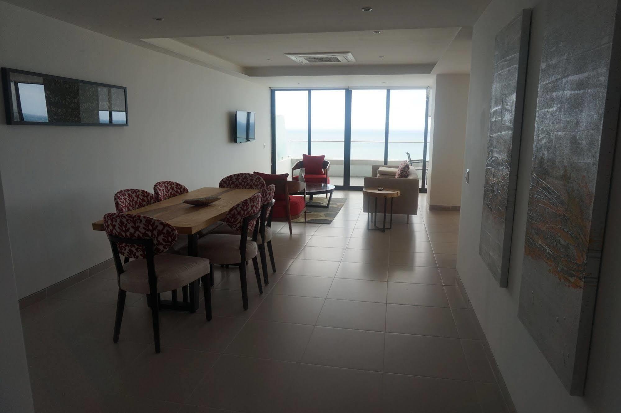 Hotel Poseidon Манта Екстер'єр фото