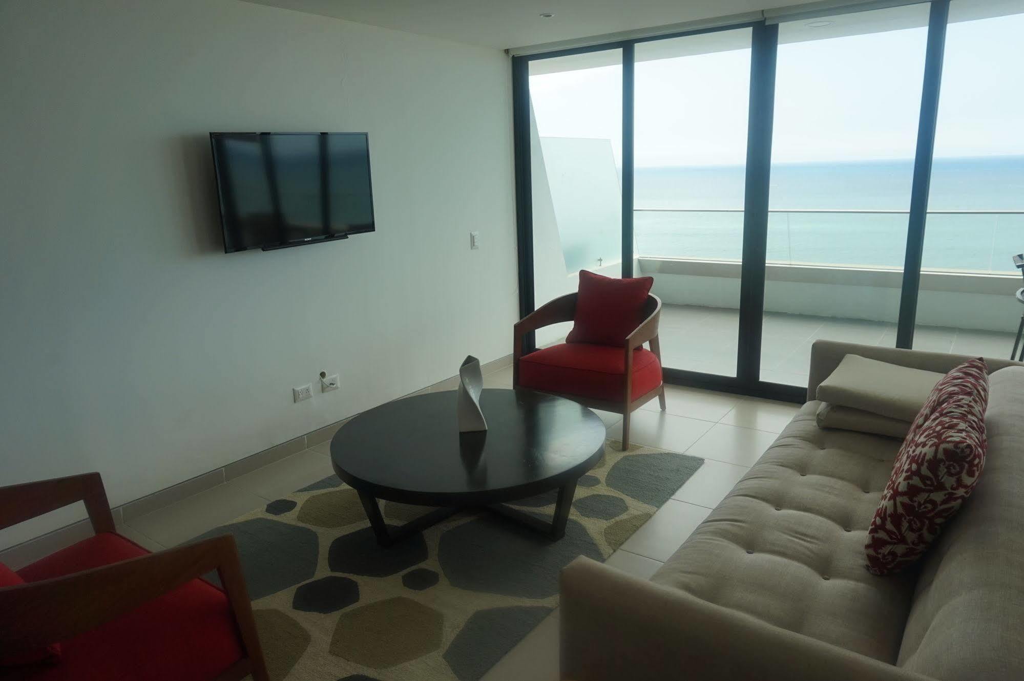 Hotel Poseidon Манта Екстер'єр фото