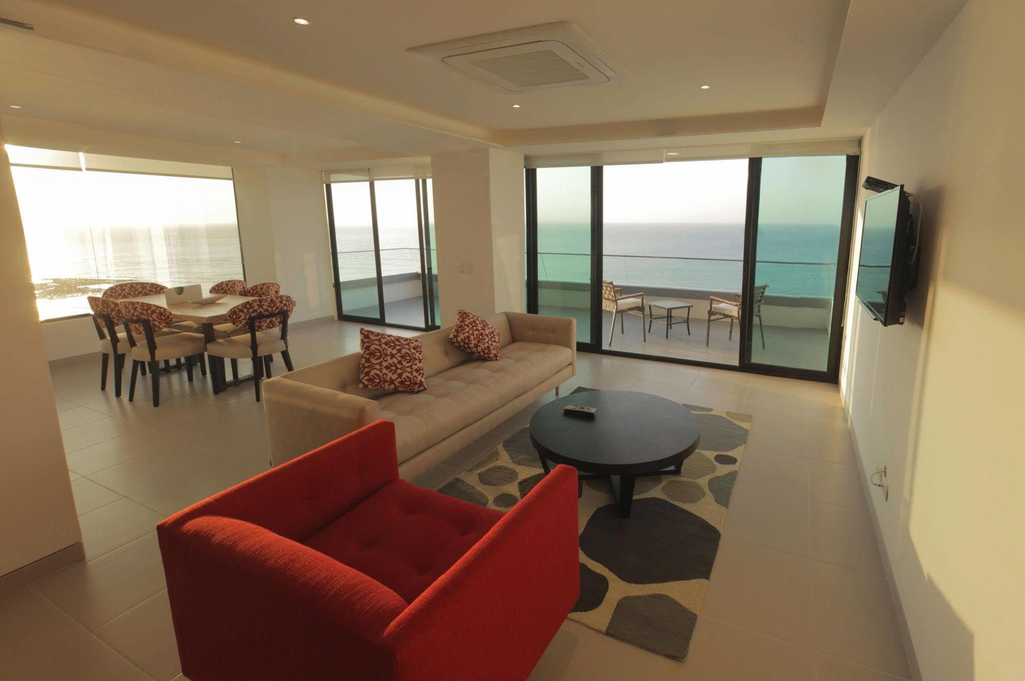 Hotel Poseidon Манта Екстер'єр фото