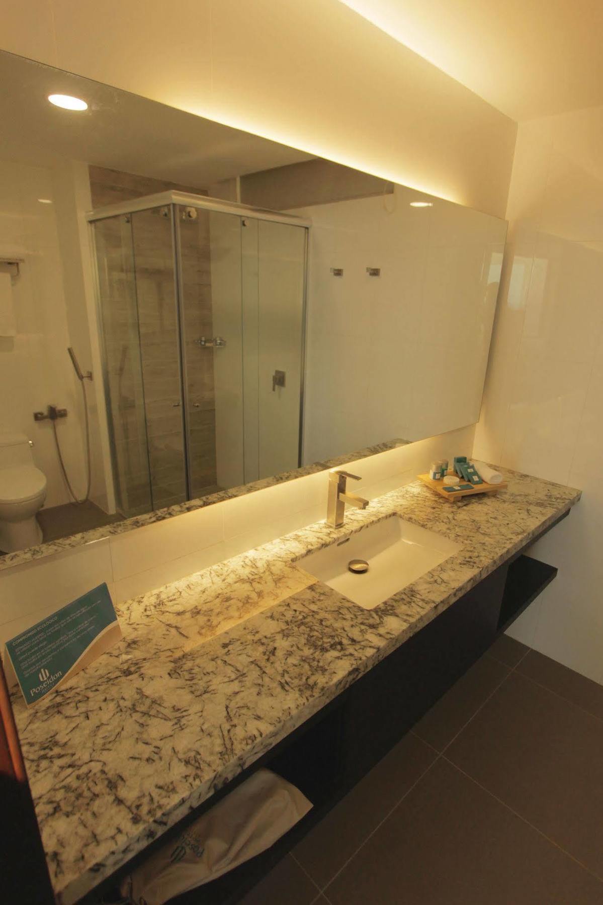 Hotel Poseidon Манта Екстер'єр фото